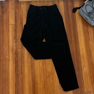 black pants with pockets